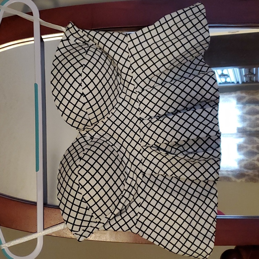 Sleeveless Crop Top with Built in Bra